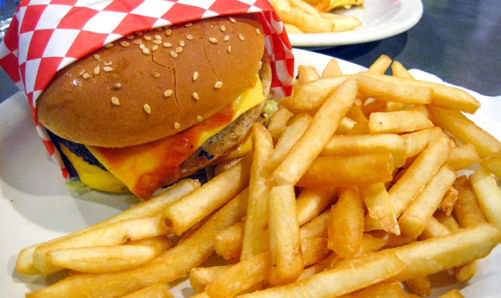 Dieta IO - fast food, a brzuch insulinowy i insulinooprność